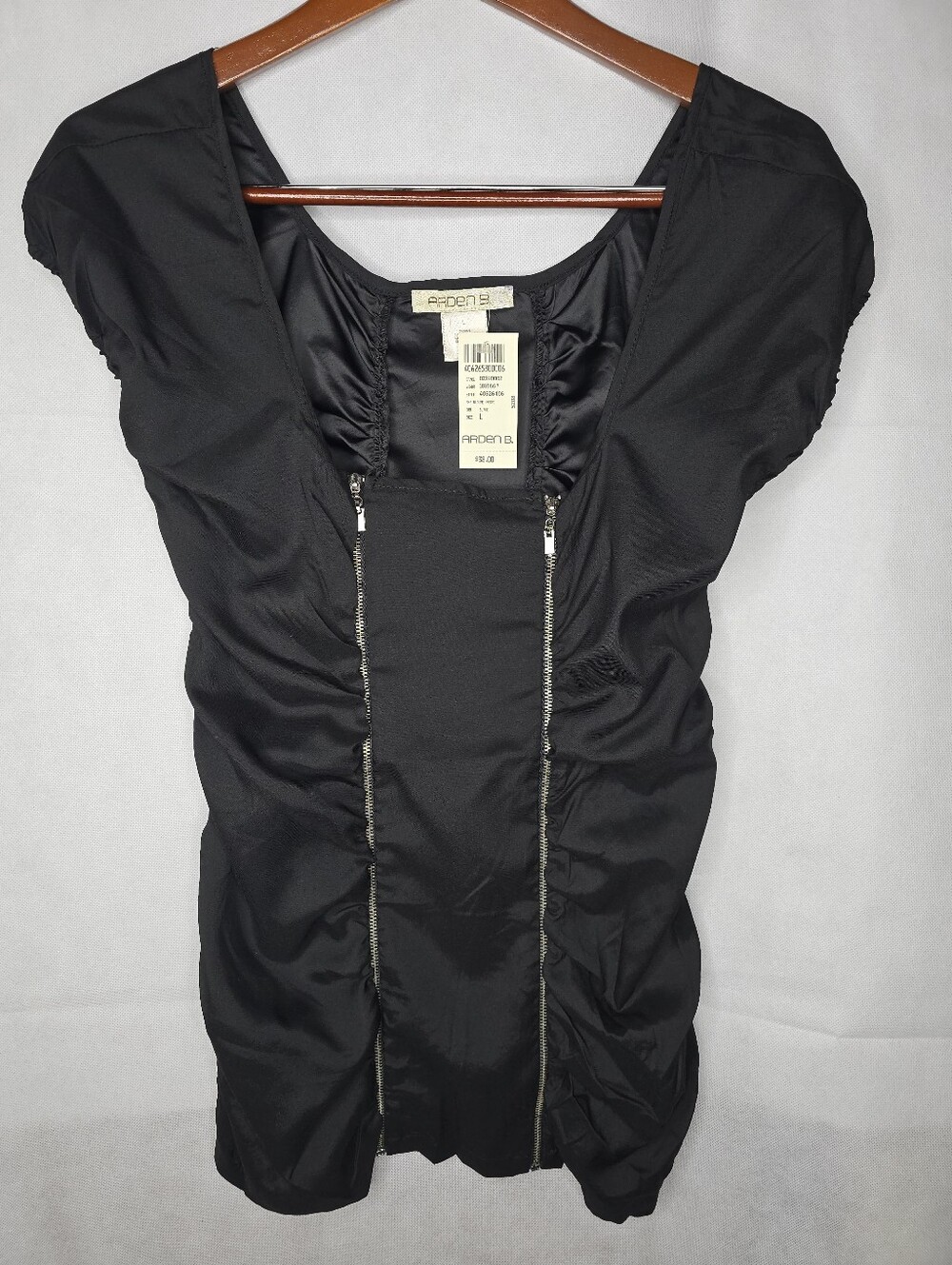 NWT Arden B Fitted Blouse Black Cap Neck Scoop Neck Moto Zipper Ruched Sides L